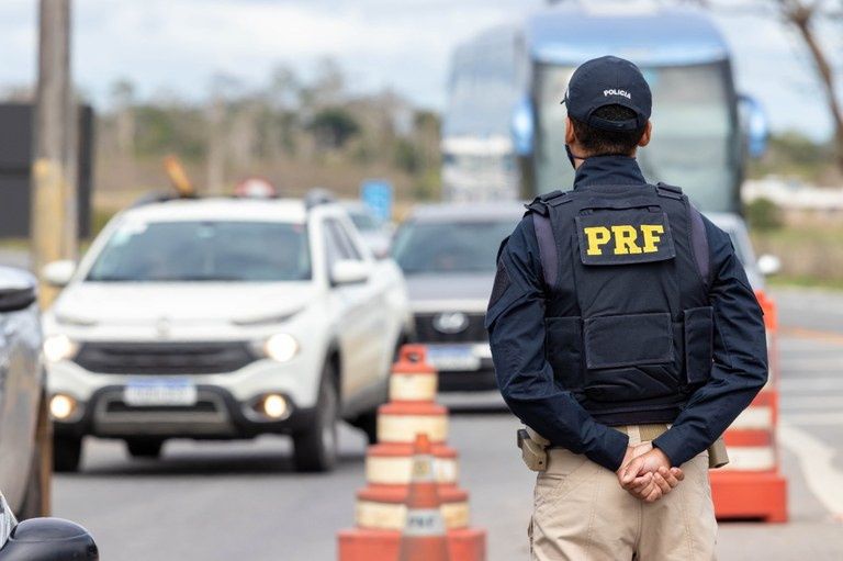 Fiscalização da PRF (Foto: Divulgação/PRF)