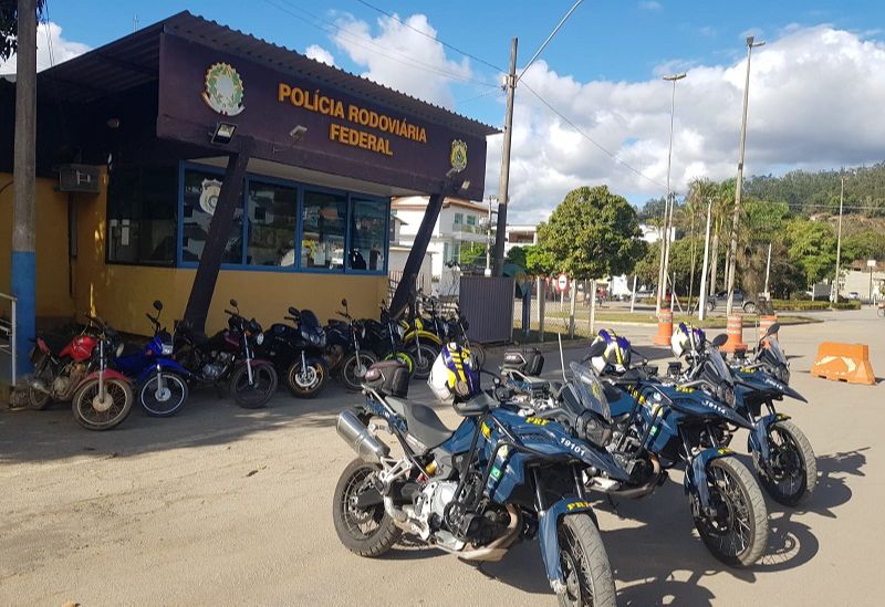 O Grupo de Motociclistas da PRF atuou no município de Ibatiba para fiscalizar motocicletas (Foto: Divulgação/ PRF)