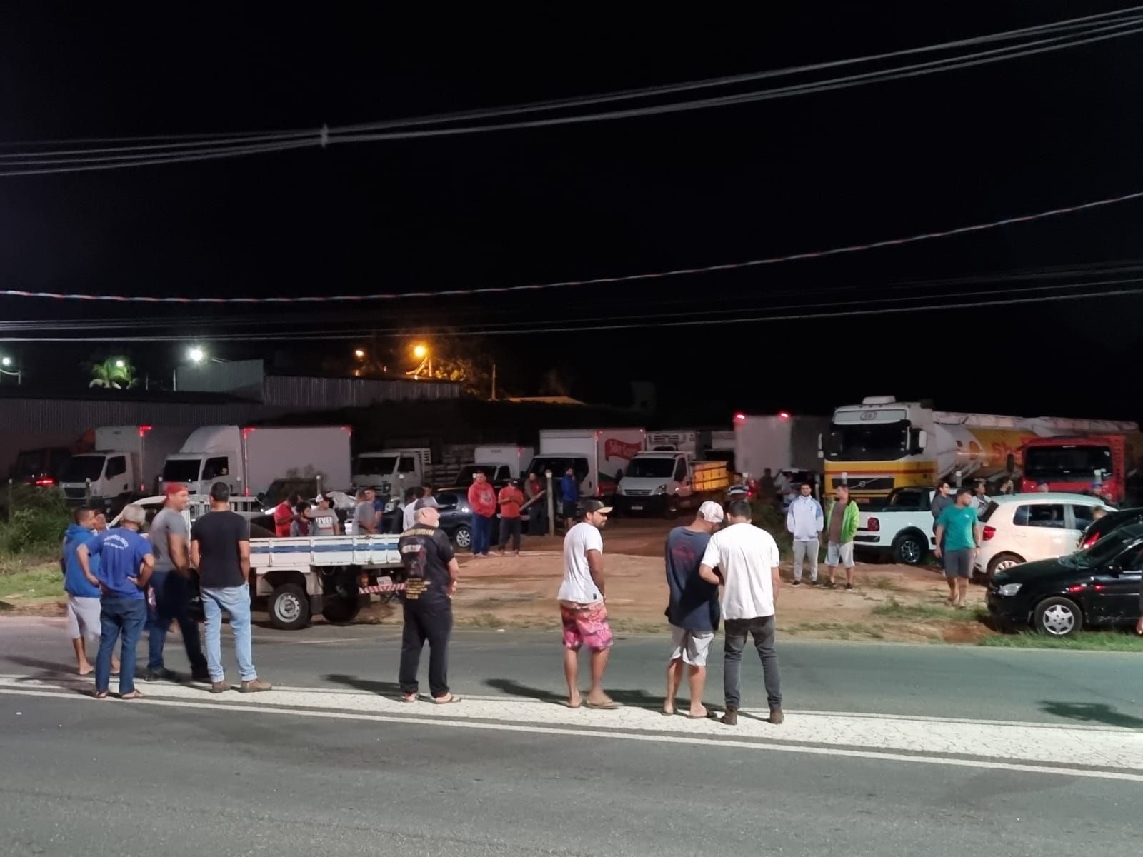 Protesto dos caminhoneiros em Guarapari (Foto: Roberta Bourguignon)