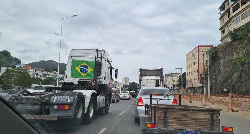 O trânsito intenso seguiu causando engarrafamentos na Capital, sobretudo na região da Vila Rubim e do Centro (Foto: Divulgação)