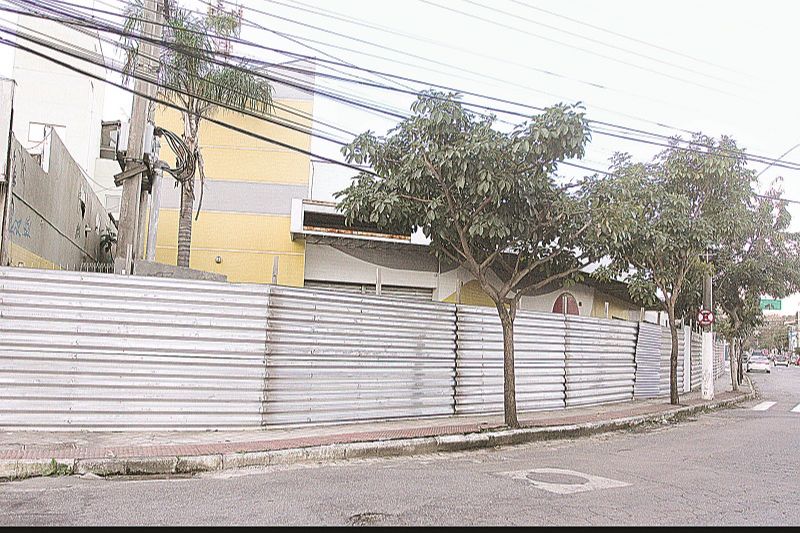 Prédio do antigo Restaurante Popular de Vitória, na Ilha de Santa Maria, deverá passar por reformas (Foto: Antonio Moreira/AT)