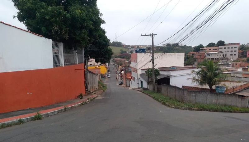 Rua das Rosas em Cascata, onde aconteceu o crime (Foto: Fábio Nunes / AT)