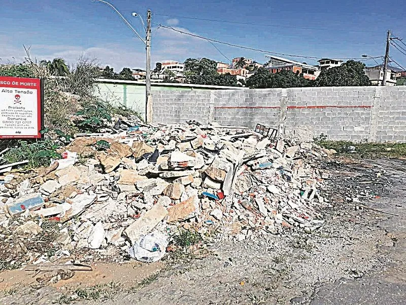 Imagem ilustrativa da imagem Descarte irregular de entulhos