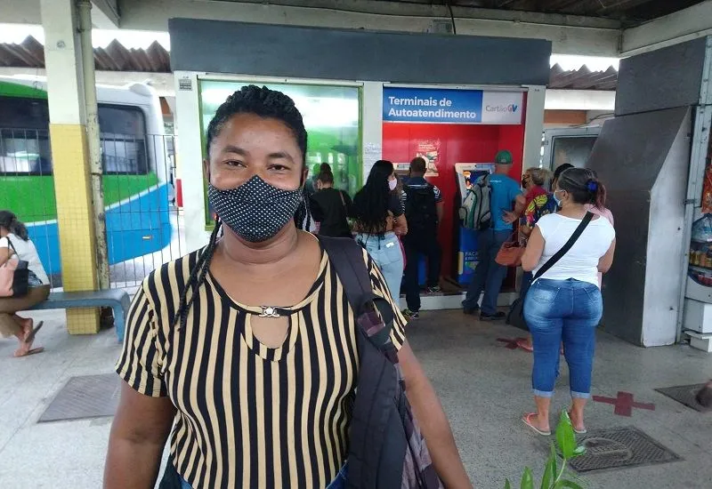 Imagem ilustrativa da imagem Passageiros reclamam de fila de 40 minutos para recarregar cartão do Transcol