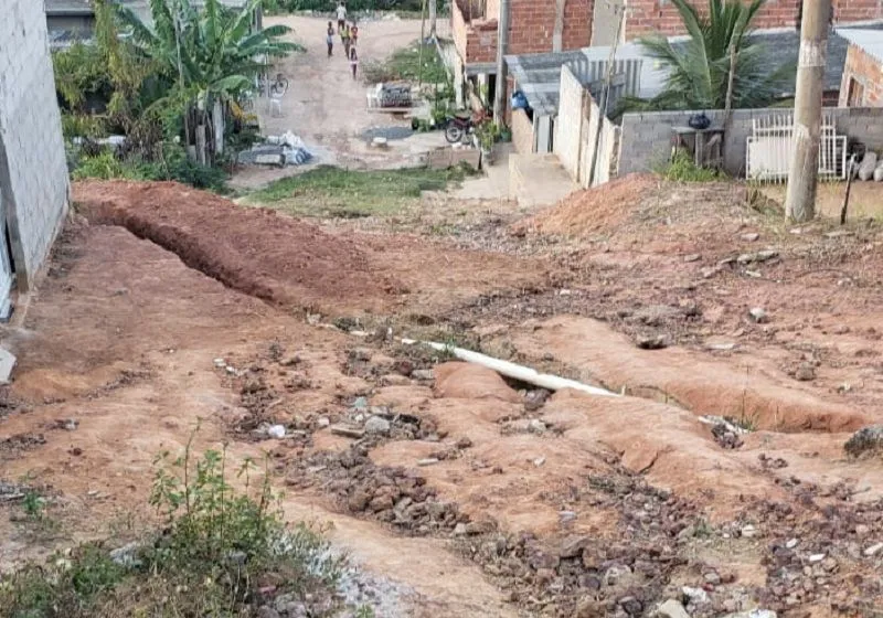 Imagem ilustrativa da imagem Moradores reclamam de falta de calçamento e drenagem em Laranjeiras