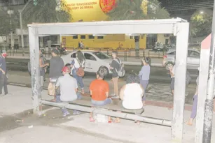 Imagem ilustrativa da imagem Abrigo danificado em pontos