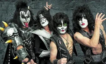 Imagem ilustrativa da imagem SS lança versão acústica de "Beth" do álbum Destroyer