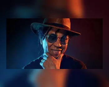 Imagem ilustrativa da imagem Djavan recebe Prêmio UBC em cerimônia com shows