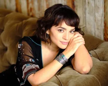 Imagem ilustrativa da imagem Norah Jones anuncia álbum natalino "I Dream Of Christmas"