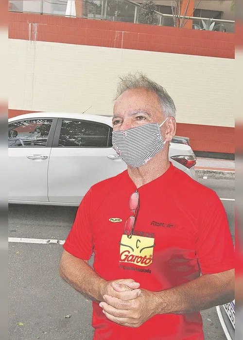 
          Imagem ilustrativa da imagem Morador de rua destrói carros em Itapuã
          