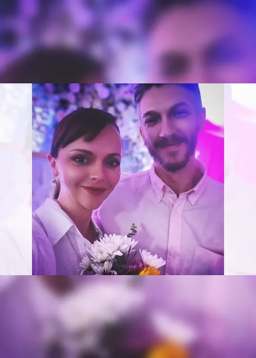 Imagem ilustrativa da imagem Christina Ricci se casa dois meses depois de anunciar sua gravidez