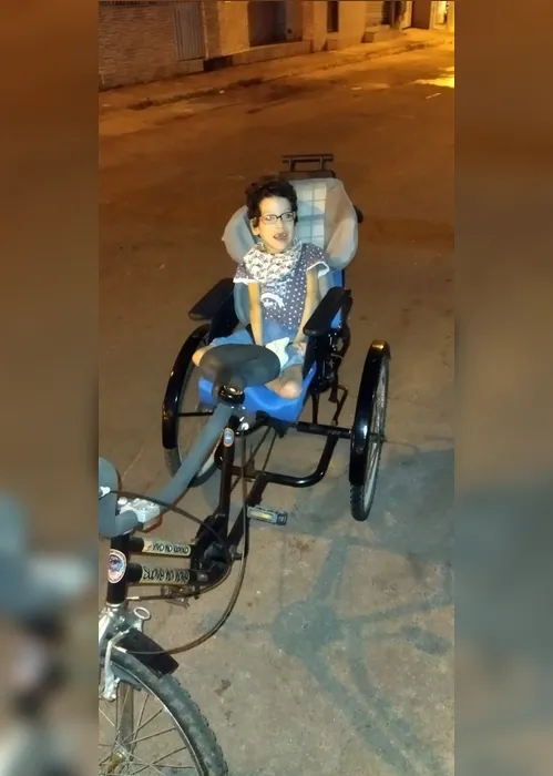 Imagem ilustrativa da imagem Triciclo adaptado para transportar menino com deficiência é roubado em Vila Velha