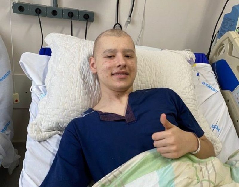 O adolescente Davi Furlan Pereira, de 14 anos, enfrenta um osteossarcoma na tíbia direita (Foto: Acervo pessoal)
