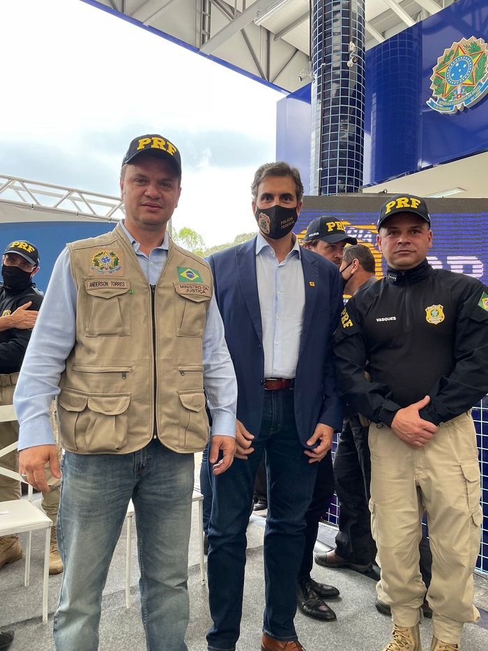 Ministro da Justiça, Anderson Torres, Superintendente da PF, Eugênio Ricas, e Diretor Geral da PRF, Silvinei Vasquez, durante inauguração de novo posto da PRF no Estado (Foto: Divulgação Polícia Federal)