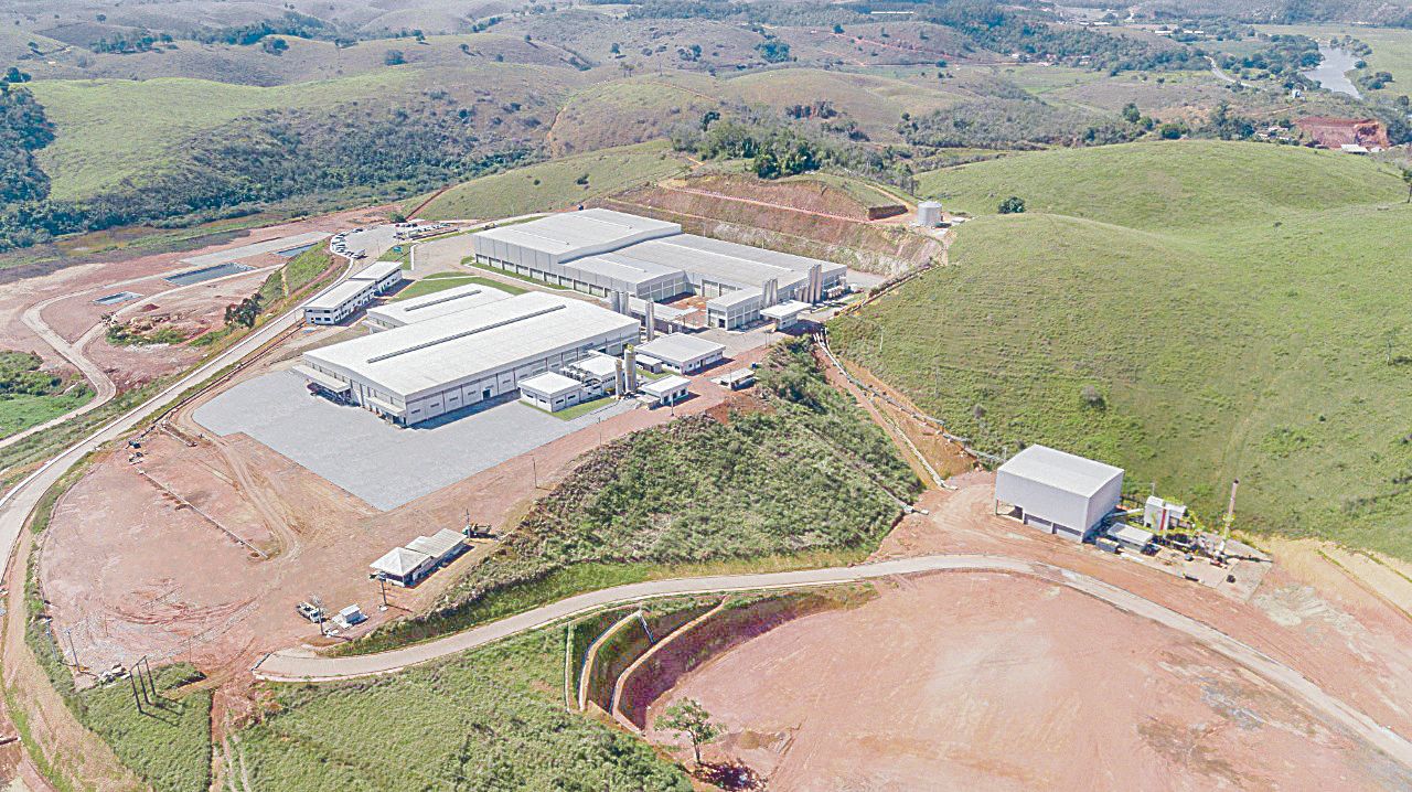 Nova fábrica vai funcionar sem parar, 24h por dia, com capacidade para beneficiar 850 mil litros de leite diários (Foto: Divulgação/ Selita)