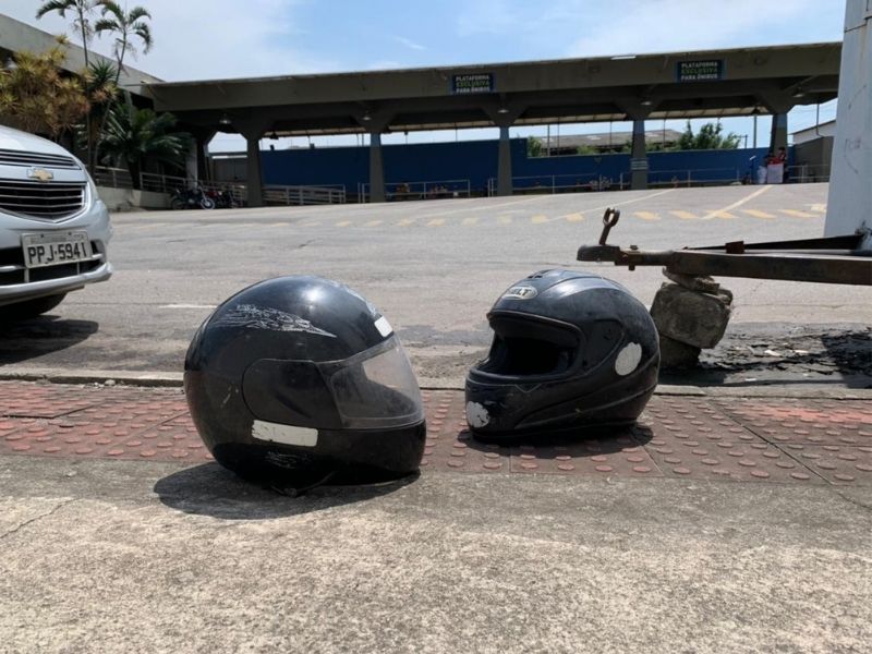 Um policial militar reagiu a assalto e matou um suspeito na Rodoviária de Carapina, na Serra, na noite desta quarta-feira. (Foto: Fábio Nunes/AT)