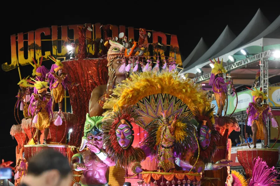 Confira a galeria de fotos do desfile da Unidos da Jucutuquara